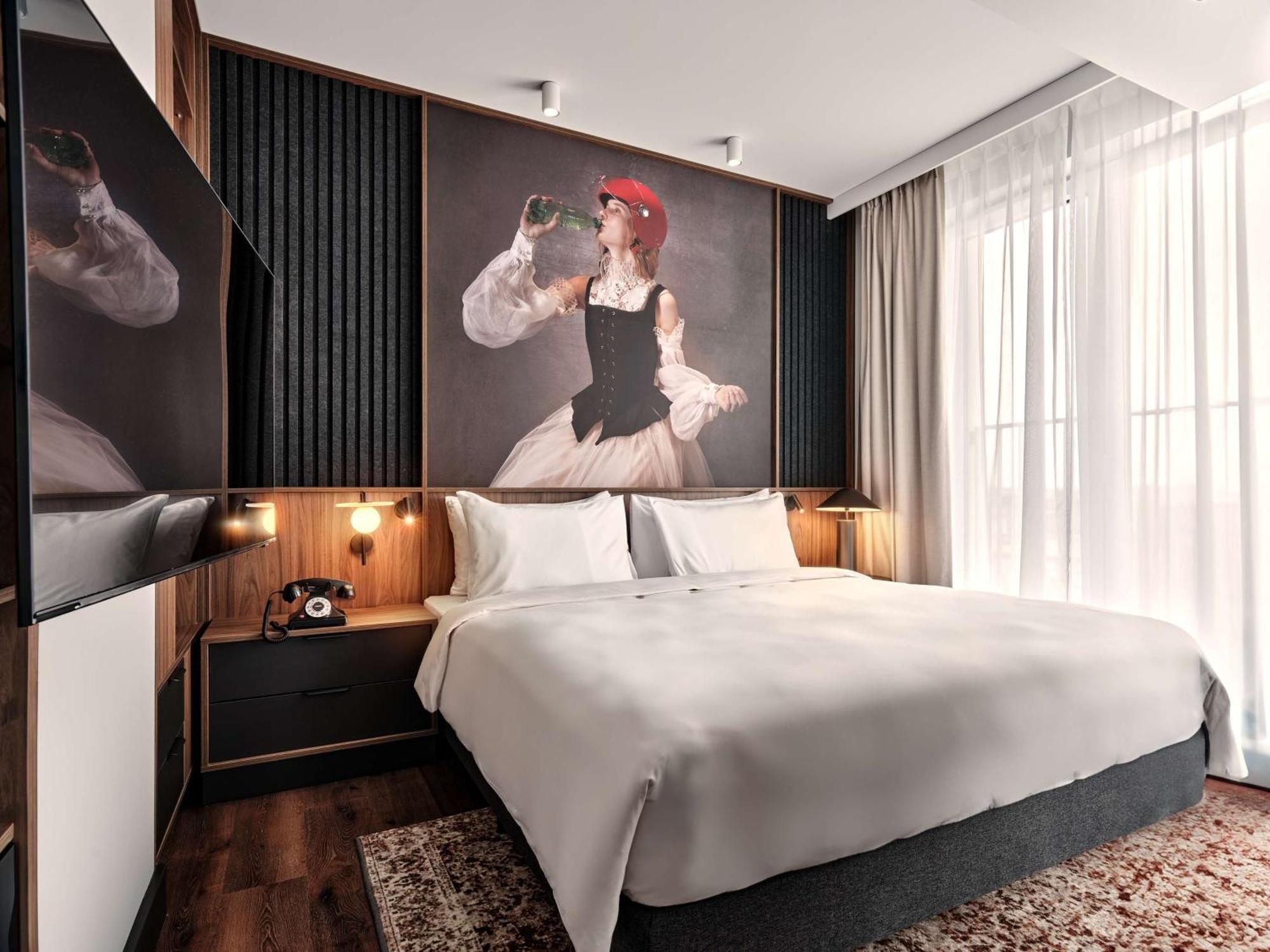 Radisson Red Hotel & Radisson Red Apartments, Краків Екстер'єр фото