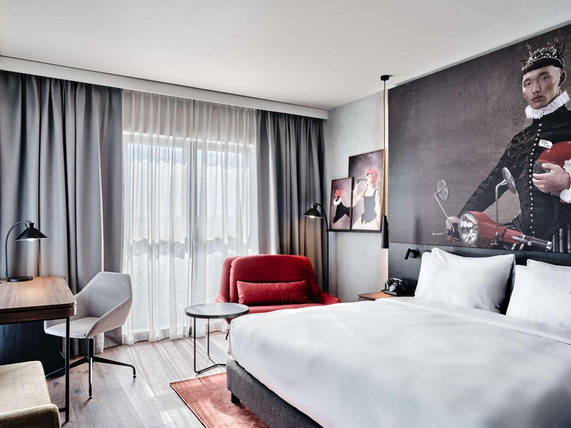Radisson Red Hotel & Radisson Red Apartments, Краків Екстер'єр фото