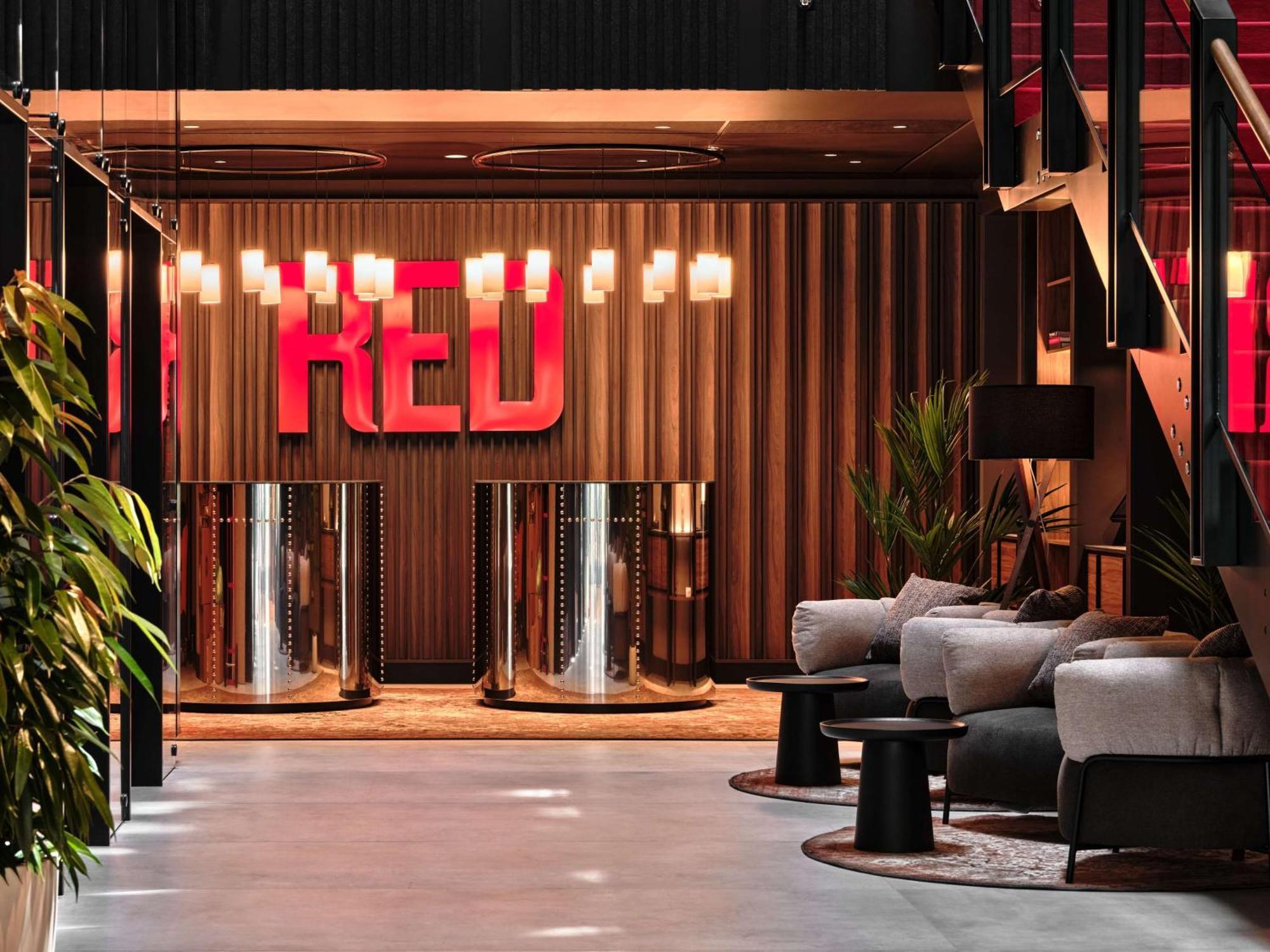 Radisson Red Hotel & Radisson Red Apartments, Краків Екстер'єр фото